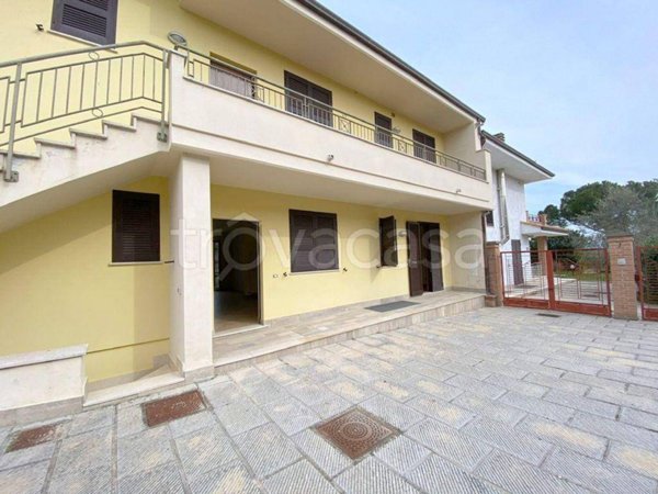 casa indipendente in vendita a Castiglione del Lago