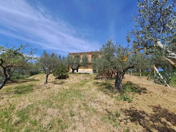 casa indipendente in vendita a Castiglione del Lago
