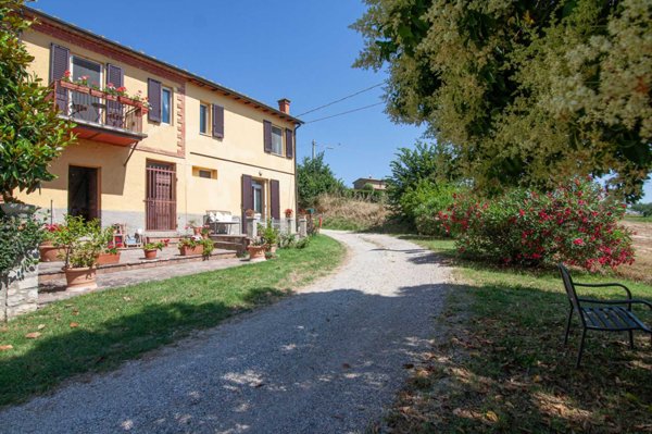 casa indipendente in vendita a Castiglione del Lago
