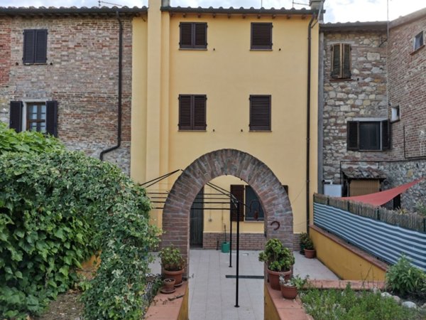 casa indipendente in vendita a Castiglione del Lago