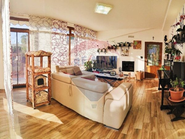 casa indipendente in vendita a Castiglione del Lago