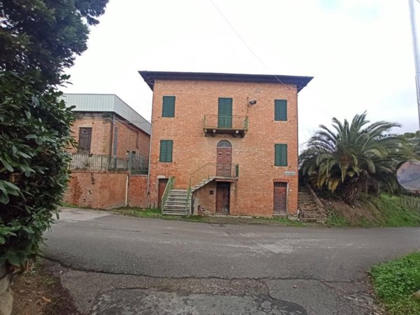 casa indipendente in vendita a Castiglione del Lago