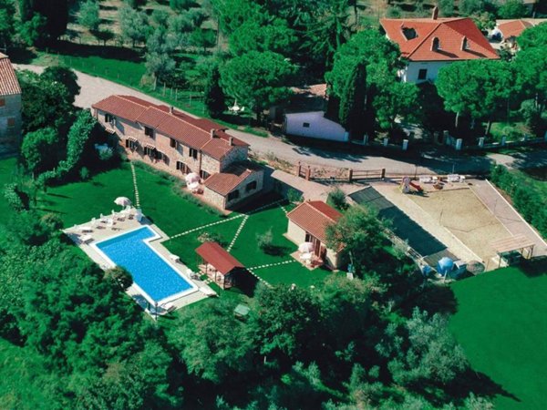 casa indipendente in vendita a Castiglione del Lago in zona Villastrada