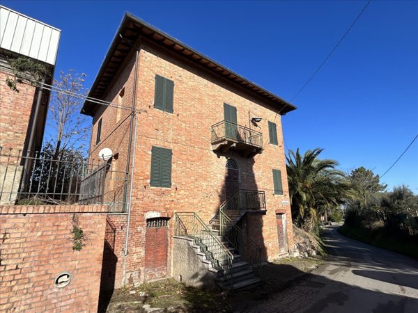 casa indipendente in vendita a Castiglione del Lago