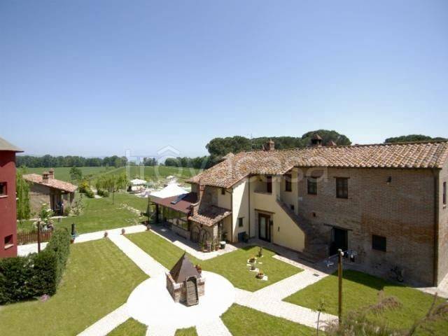 casa indipendente in vendita a Castiglione del Lago