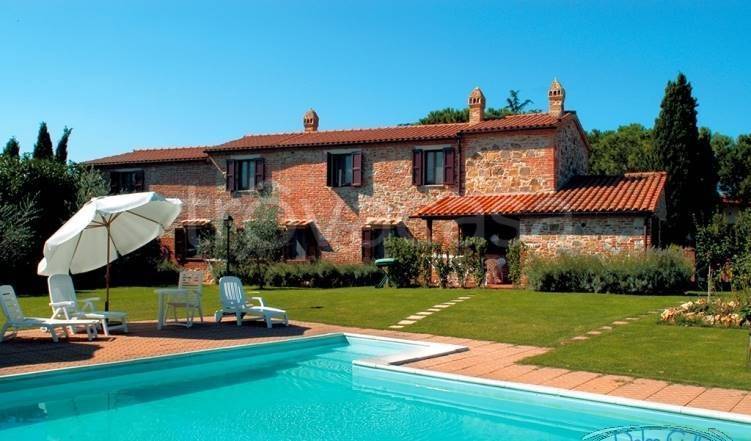 casa indipendente in vendita a Castiglione del Lago