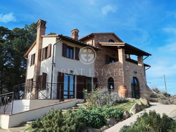 casa indipendente in vendita a Castiglione del Lago in zona Gioiella