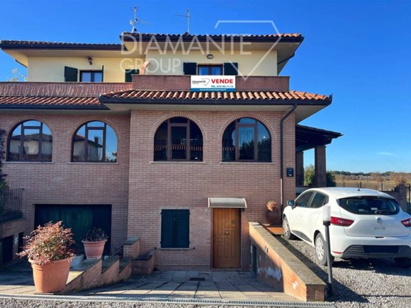 casa indipendente in vendita a Castiglione del Lago in zona Panicarola
