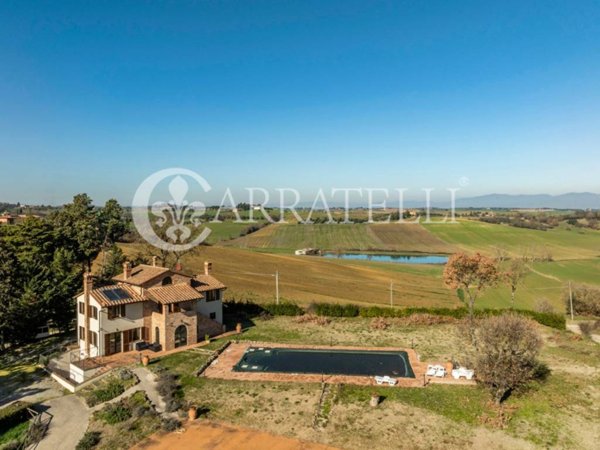 casa indipendente in vendita a Castiglione del Lago