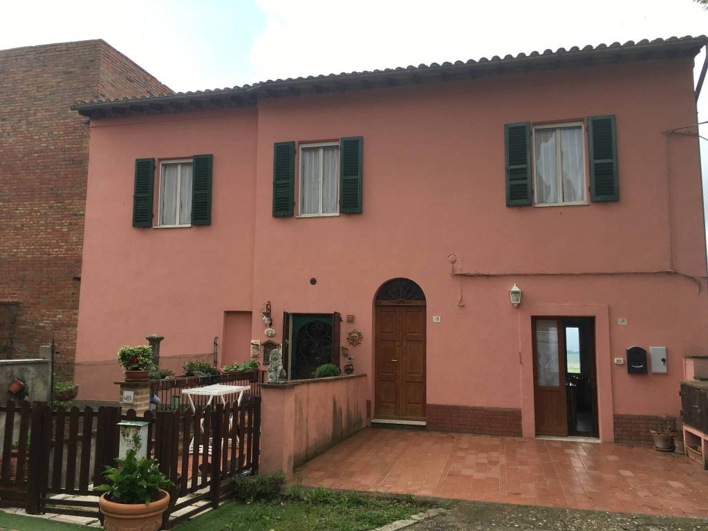 casa indipendente in vendita a Castiglione del Lago