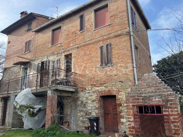 casa indipendente in vendita a Castiglione del Lago
