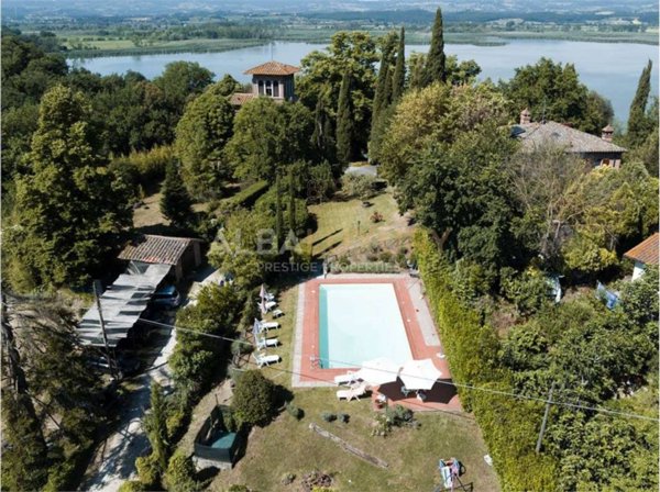 casa indipendente in vendita a Castiglione del Lago