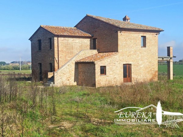 casa indipendente in vendita a Castiglione del Lago