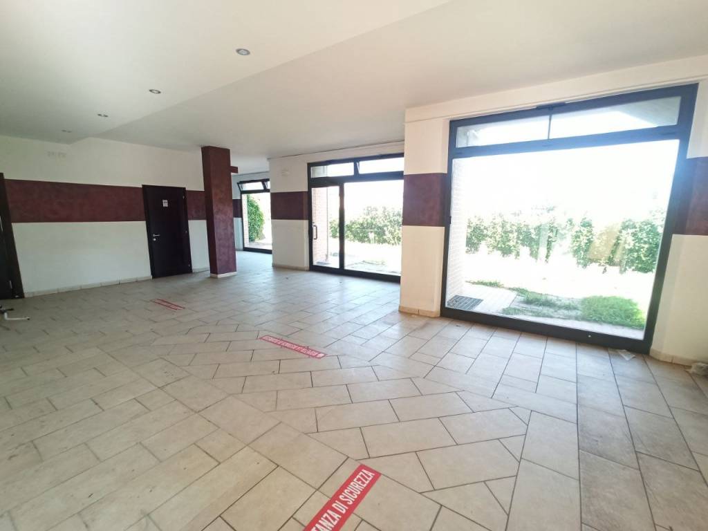 negozio in vendita a Castiglione del Lago