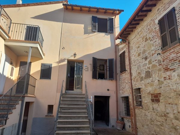 casa indipendente in vendita a Castiglione del Lago