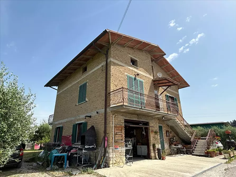 casa indipendente in vendita a Castiglione del Lago in zona Porto