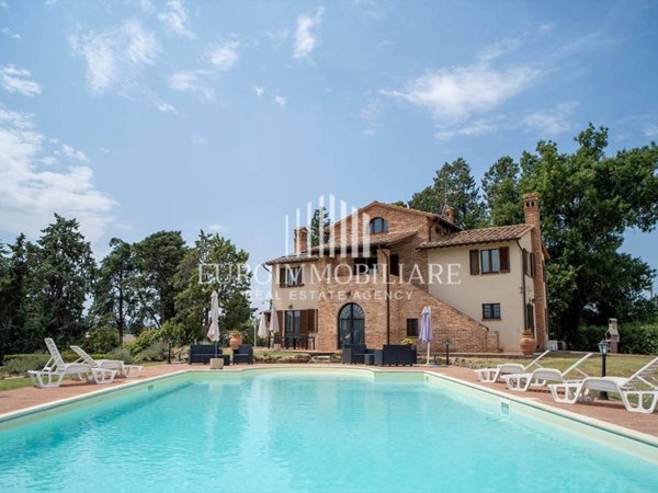 casa indipendente in vendita a Castiglione del Lago