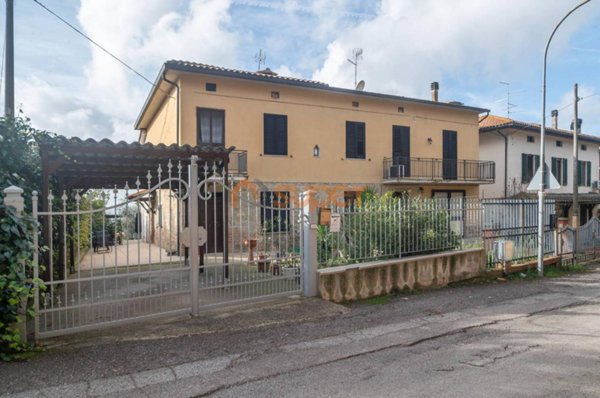 casa indipendente in vendita a Castiglione del Lago
