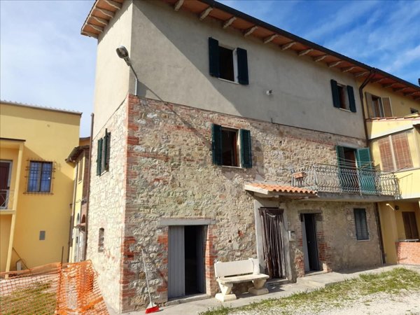 casa indipendente in vendita a Castiglione del Lago