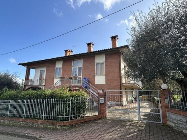 casa indipendente in vendita a Castiglione del Lago