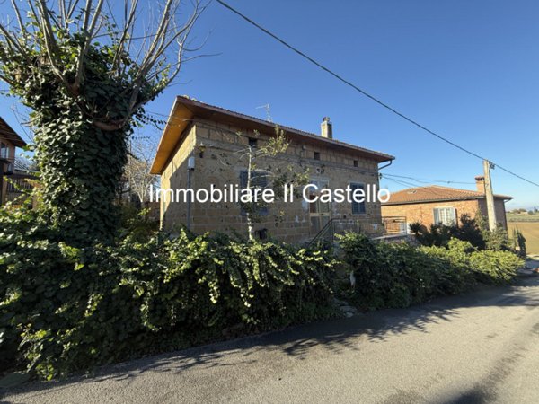 casa indipendente in vendita a Castiglione del Lago in zona Villastrada