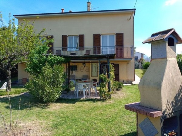 casa indipendente in vendita a Castiglione del Lago