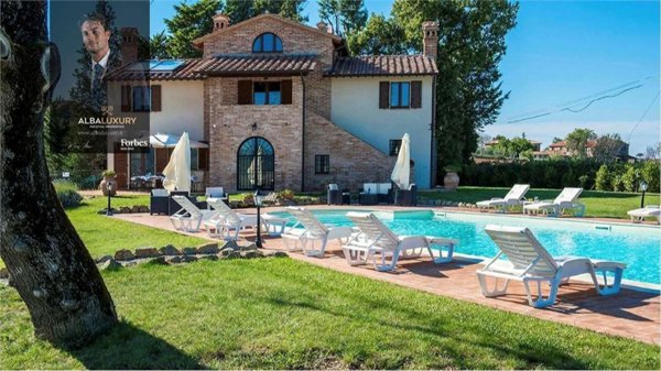 casa indipendente in vendita a Castiglione del Lago