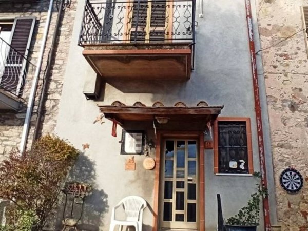 casa indipendente in vendita a Castiglione del Lago