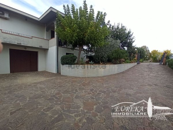 casa indipendente in vendita a Castiglione del Lago