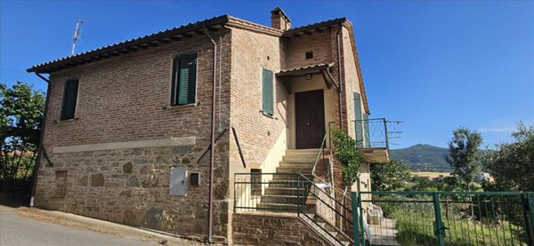 casa indipendente in vendita a Castiglione del Lago