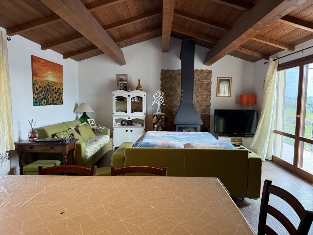casa indipendente in vendita a Castiglione del Lago