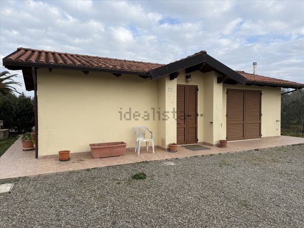 casa indipendente in vendita a Castiglione del Lago