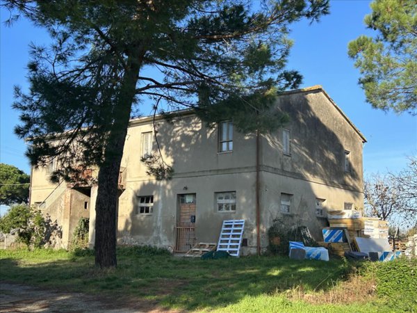 casa indipendente in vendita a Castiglione del Lago