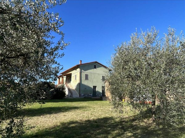 casa indipendente in vendita a Castiglione del Lago