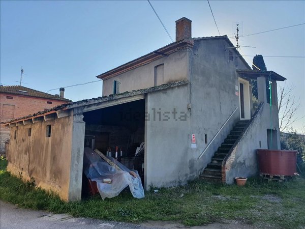 casa indipendente in vendita a Castiglione del Lago
