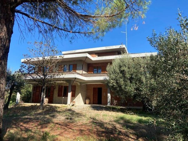 casa indipendente in vendita a Castiglione del Lago