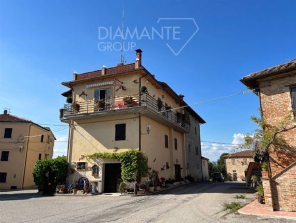 casa indipendente in vendita a Castiglione del Lago