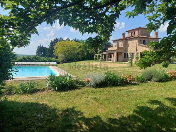 casa indipendente in vendita a Castiglione del Lago
