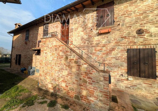 casa indipendente in vendita a Castiglione del Lago in zona Panicarola