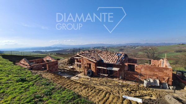 quadrivano in vendita a Castiglione del Lago