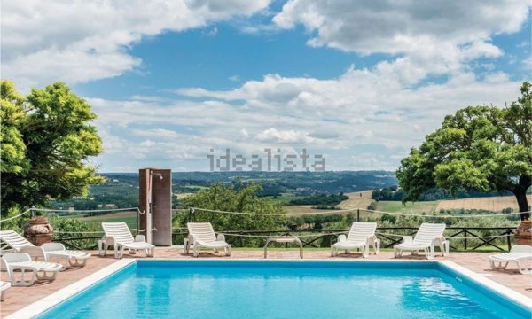 casa indipendente in vendita a Castiglione del Lago