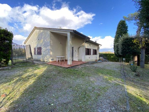 casa indipendente in vendita a Castiglione del Lago