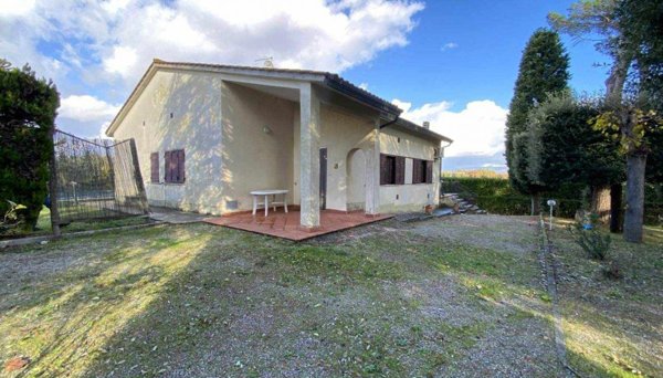 casa indipendente in vendita a Castiglione del Lago