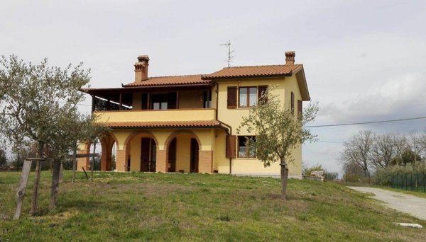 casa indipendente in vendita a Castiglione del Lago
