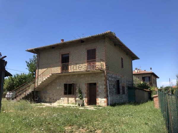 casa indipendente in vendita a Castiglione del Lago in zona Badia