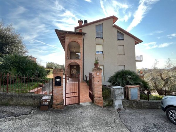 appartamento in vendita a Castiglione del Lago in zona Gioiella