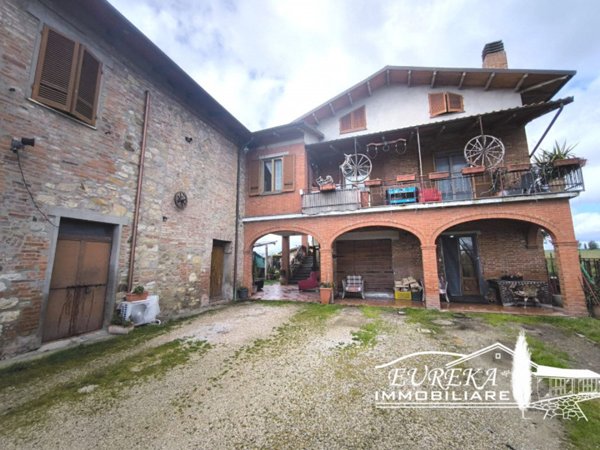 casa semindipendente in vendita a Castiglione del Lago in zona Panicarola