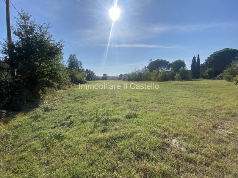 terreno edificabile in vendita a Castiglione del Lago in zona Piana