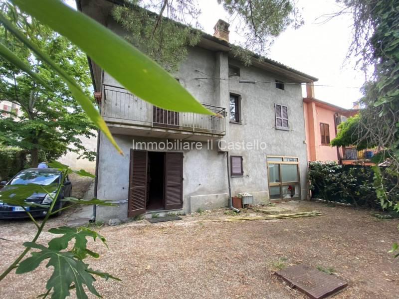 casa indipendente in vendita a Castiglione del Lago in zona Villastrada