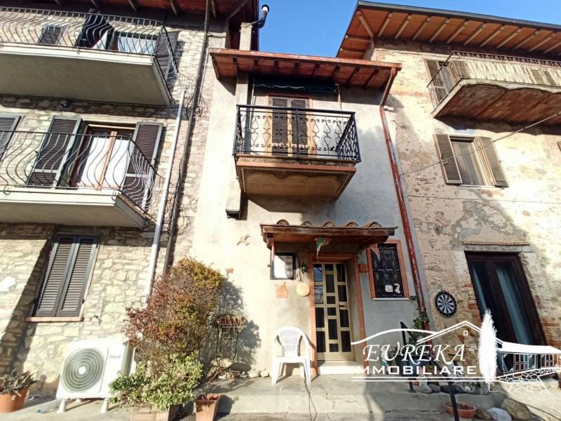casa indipendente in vendita a Castiglione del Lago